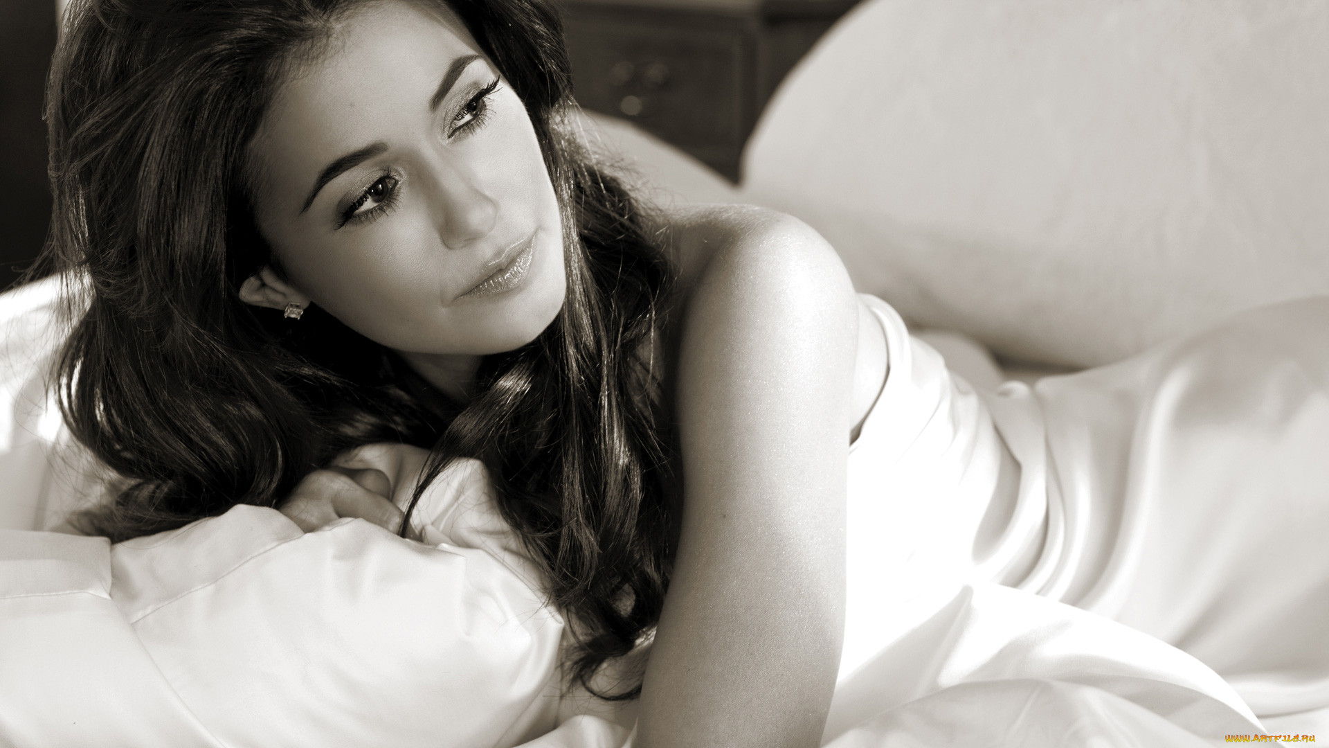 Emmanuelle Chriqui, 